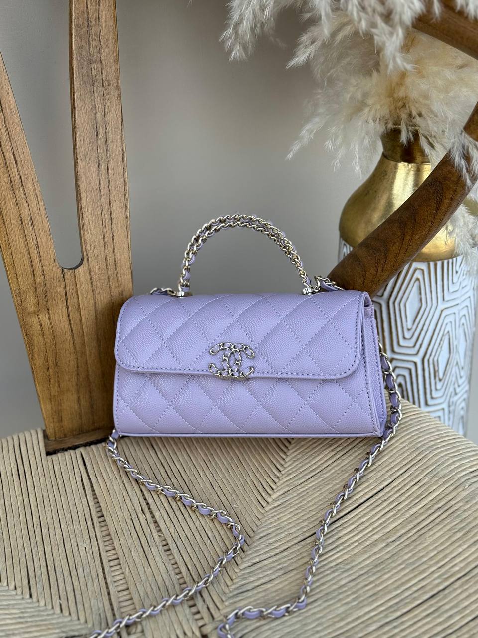 CHANEL
15cm
340 dhs✅
18cm
360 dhs✅
Top quality 
With box🎁

Zain167
♥️♥️♥️