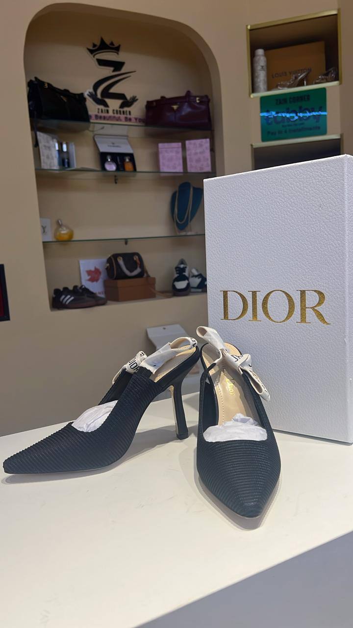Dior

120 dhs

Zain55
♥️♥️♥️