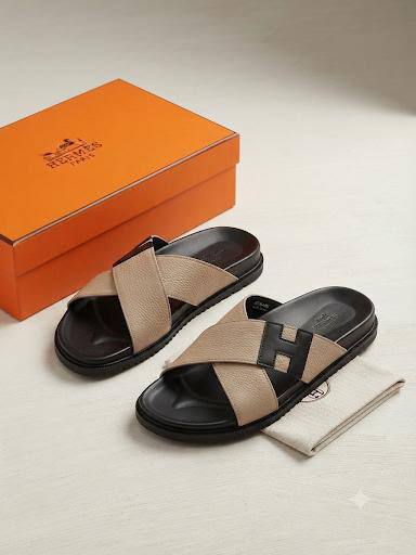 NEW CAME
HERMES SLIPPER
GOOD QUALITY
105 dhs🇦🇪🇦🇪
Size 40 TO 46

Zain40
♥️♥️♥️
