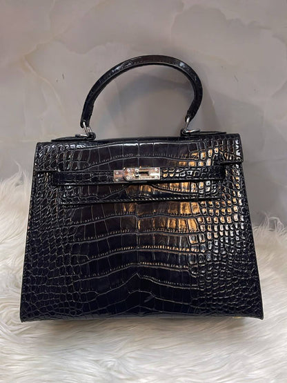 Hermes
25cm 
with box 
110 dhs🇦🇪🇦🇪
good quality

Zain136
♥️♥️♥️