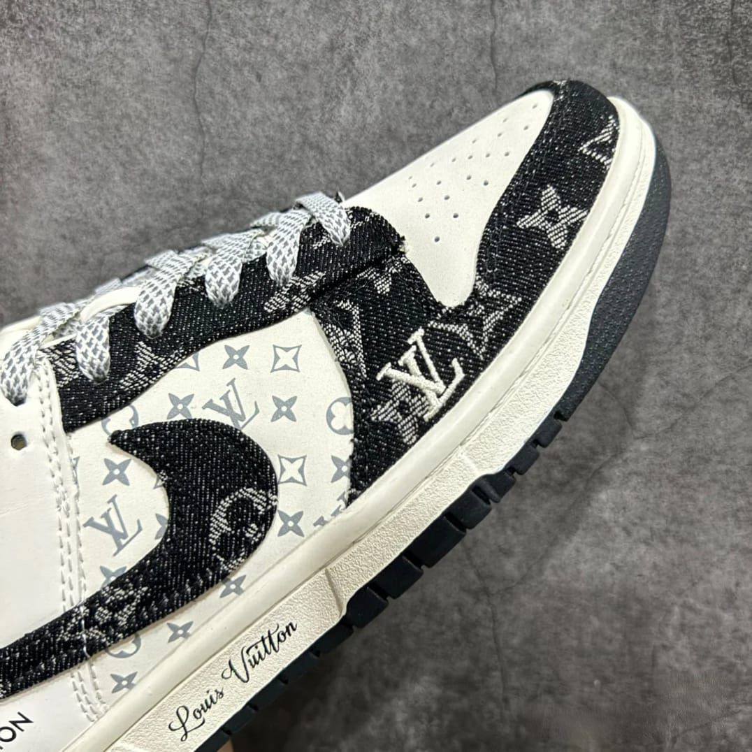 LV SHOES 
MEN 
GOOD QUALITY 
90 dhs✅
Size 40 TO 44

Zain40
♥️♥️♥️