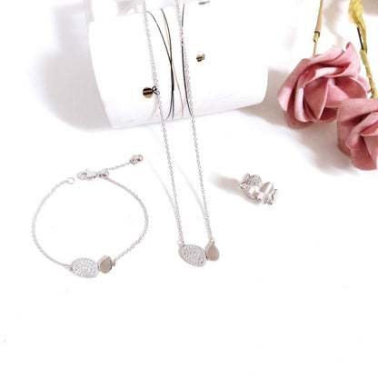 APM Set 💕
Necklace 
Bracelet 
Ring 💍 
*MASTER QUALITY* ☘️

110 dhs🪙💚 normal box 📦

Zain48
♥️♥️♥️
