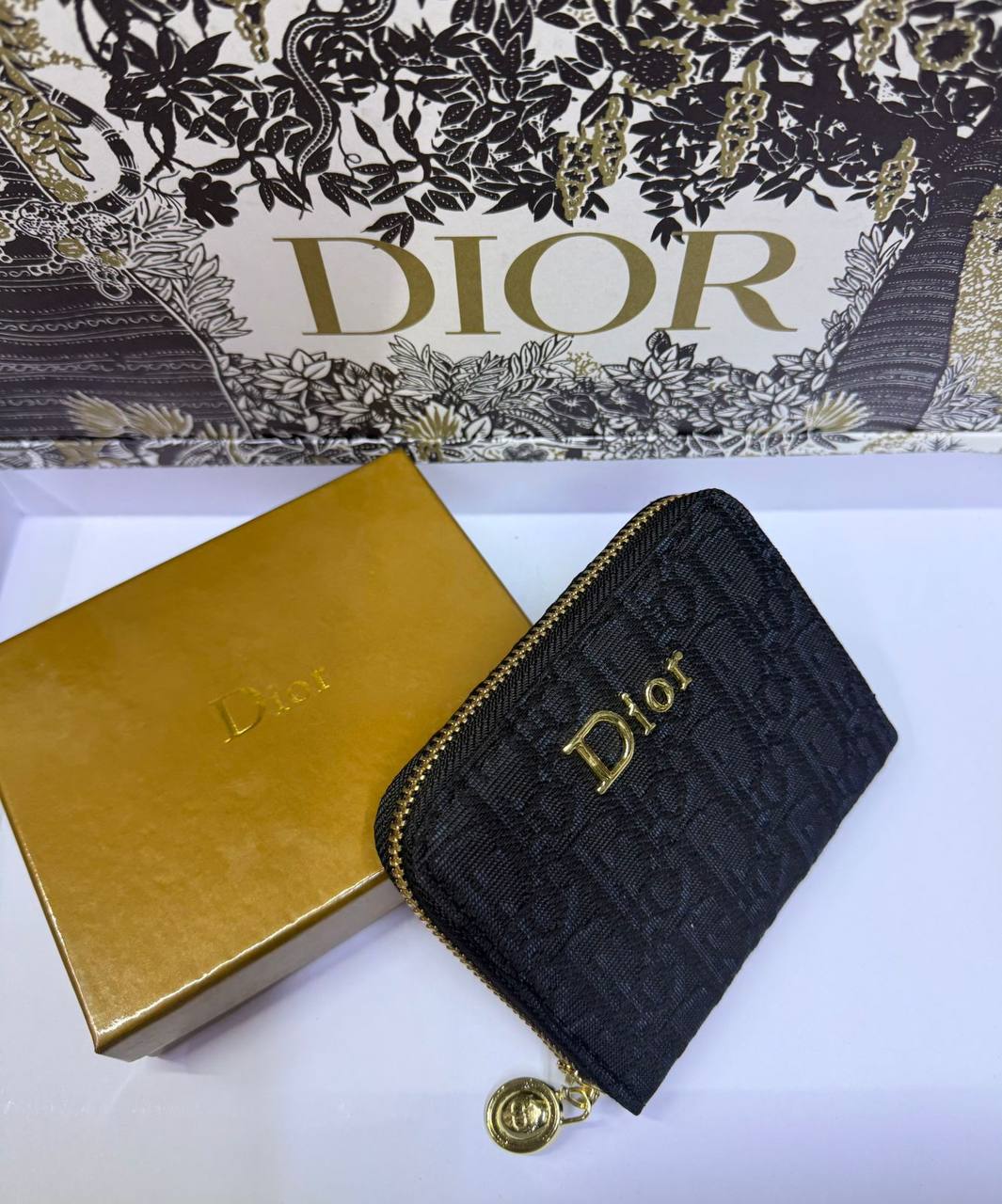 Wallets

With box
🎁🎁🎁

30 dhs✅

Zain93
♥️♥️♥️