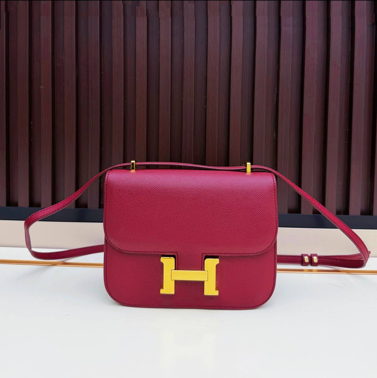 HERMES 
GOOD QUALITY 
WITH BOX 
110 dhs🇦🇪🇦🇪
19 CM

Zain295
♥️♥️♥️