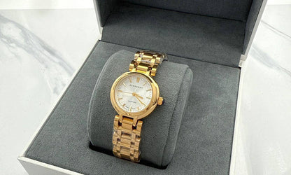 Burberry Ladies
60 dhs❣️

Zain45
♥️♥️♥️
