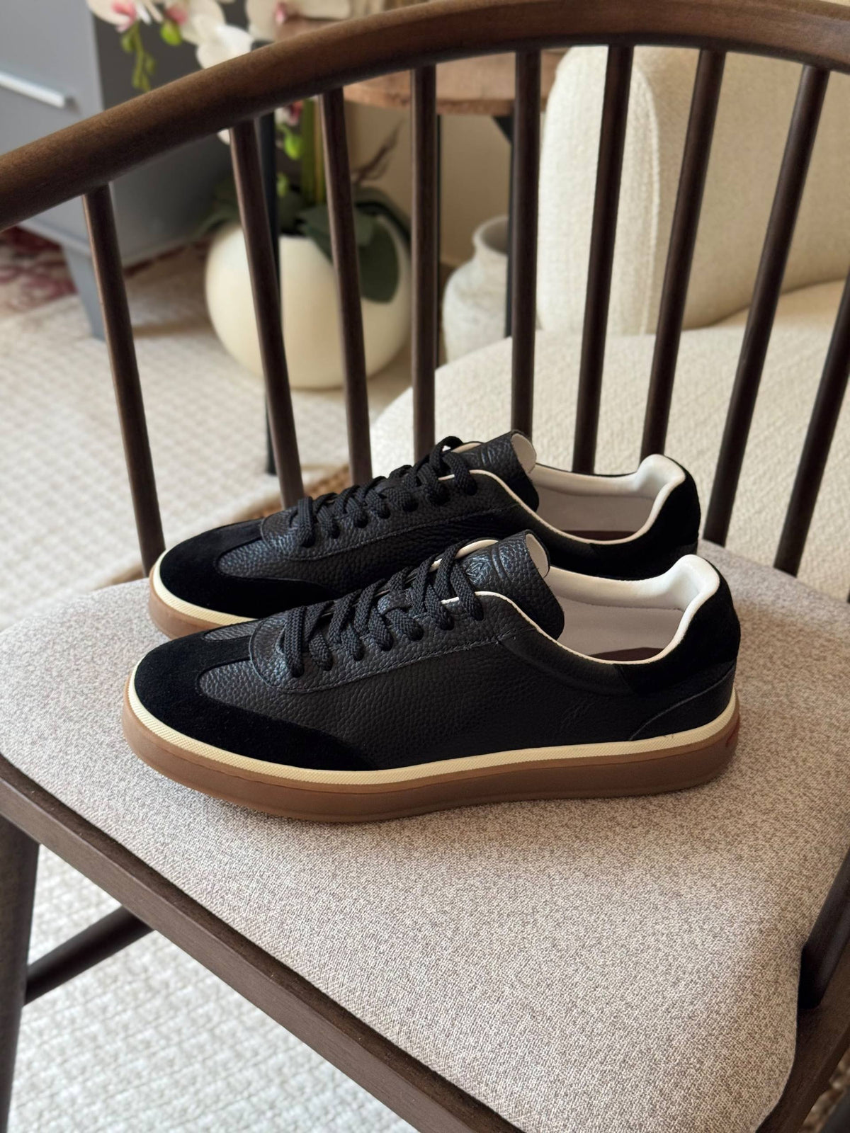 LORO PIANA tennis walk
VIP quality
size: 40 to 46

480 dhs🇦🇪🇦🇪

Zain185
♥️♥️♥️