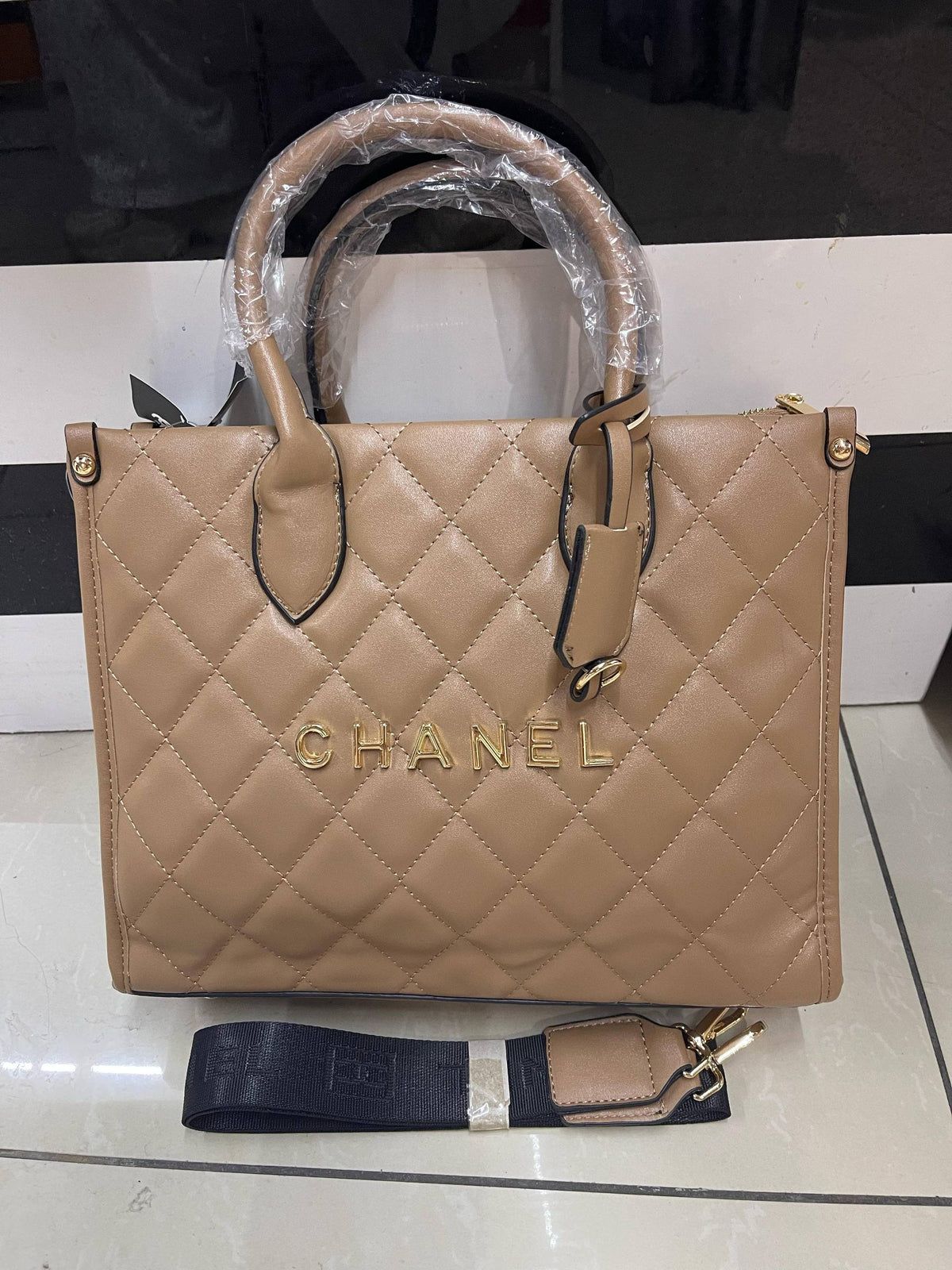 Chanel

80 dhs🇦🇪🇦🇪

Zain50
♥️♥️♥️