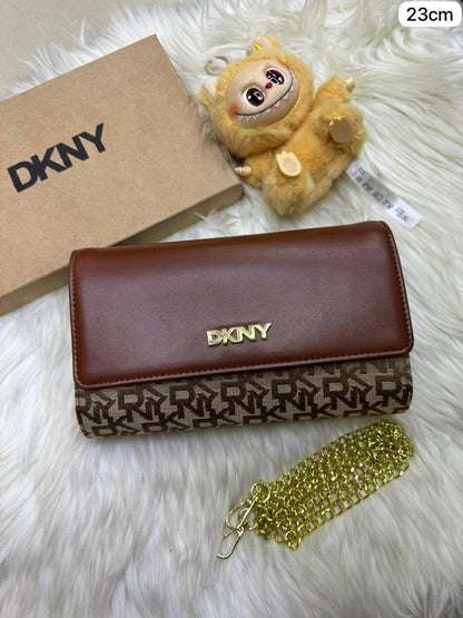 💖 DKNY
Good quality +🎁
Size : 23 * 13 cm
70 dhs✅

with  box
🎁🎁🎁

Zain115
♥️♥️♥️