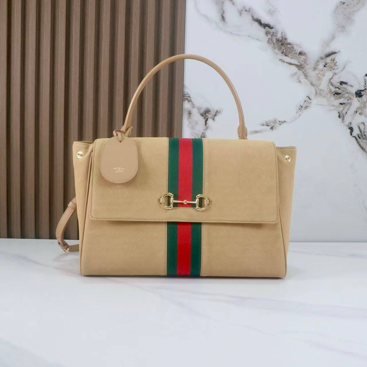 Gucci
Master🌺🌺
37cm🫶🏼🫶🏼 
300 dhs💛

Zain297
♥️♥️♥️
