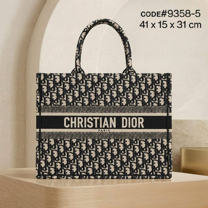 Dior
ʜᴀɴᴅᴄᴀʀʀʏ ʙᴏᴏᴋᴛᴏᴛᴇ
  •ᴢɪᴘᴘᴇʀ ᴛʏᴘᴇ
  •ᴄᴀɴᴠᴀss ᴍᴀᴛᴇʀɪᴀʟ
sɪᴢᴇ : 41 cm

70 dhs✅

Zain31
♥️♥️♥️