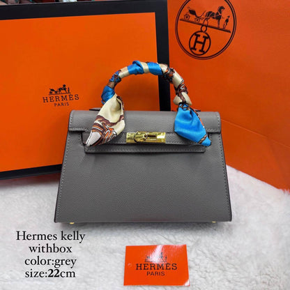 Hermes ᴋᴇʟʟʏ ʙᴀɢ  
gold hardware 
ᴡɪᴛʜ ʙᴏx 🎁
ʟᴇᴀᴛʜᴇʀ 
sɪᴢᴇ:22ᴄᴍ 
95 dhs✅

Zain56
♥️♥️♥️