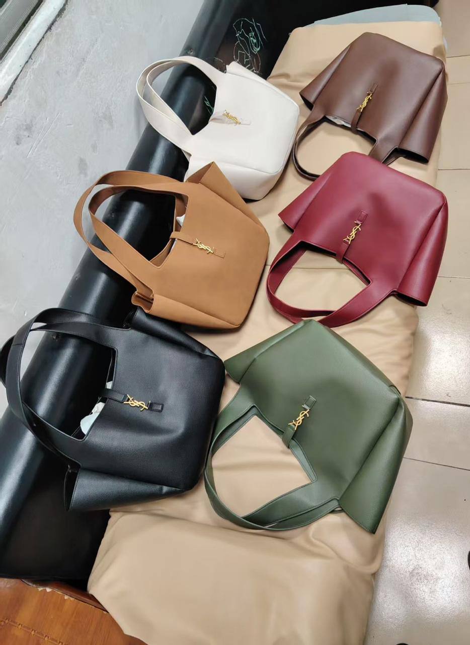 ❤️ YSL BEA
1️⃣ Frist quality
Size: 33 * 29  cm
115 dhs❣️

Zain115
♥️♥️♥️