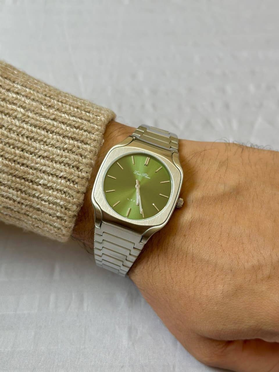 Louis Hilano watch for men 
good quality 
260 dhs🪙💚

Zain59
♥️♥️♥️