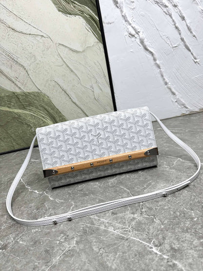 Goyard
Master❣️❣️
25cm🫶🏼🫶🏼 
280 dhs✅

Zain297
♥️♥️♥️