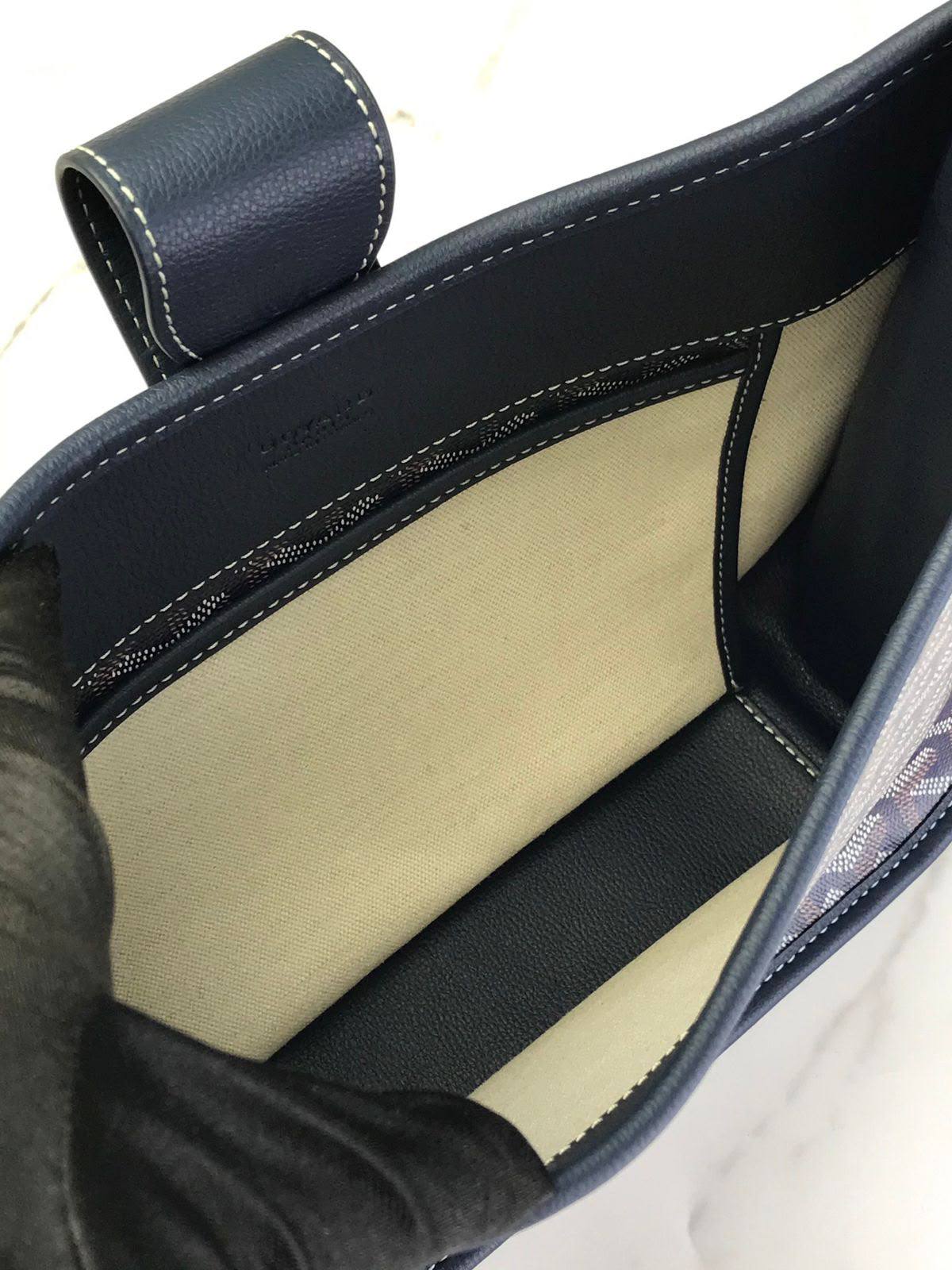 Goyard Musette 
Size 28 cm

For Price 👇 WhatsApp✅
0568585901 
0507557372
0552275751 Owner Zain 👌

Zain274
♥️♥️🇦🇪