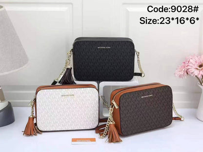 MK
Small hand bag
50 dhs✅

Zain136
♥️♥️♥️