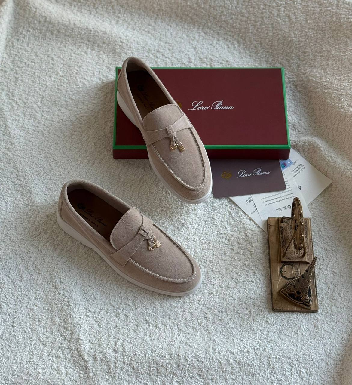 Loro piana 

  Size  .  36.  to 41

130 dhs✅

Zain80
♥️♥️♥️
