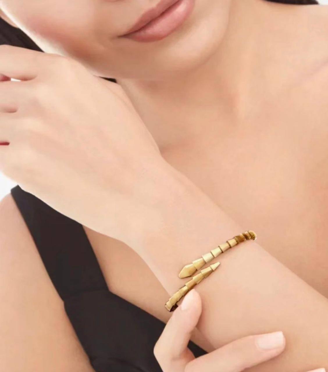 BVLGARI ❤️‍🔥*
Bangle 🌊
Unisex 🔥
Master quality 💯
With normal boxes 📦 
70 dhs👑
With master box 🗃️ 
115 dhs👑

Zain216
♥️♥️♥️