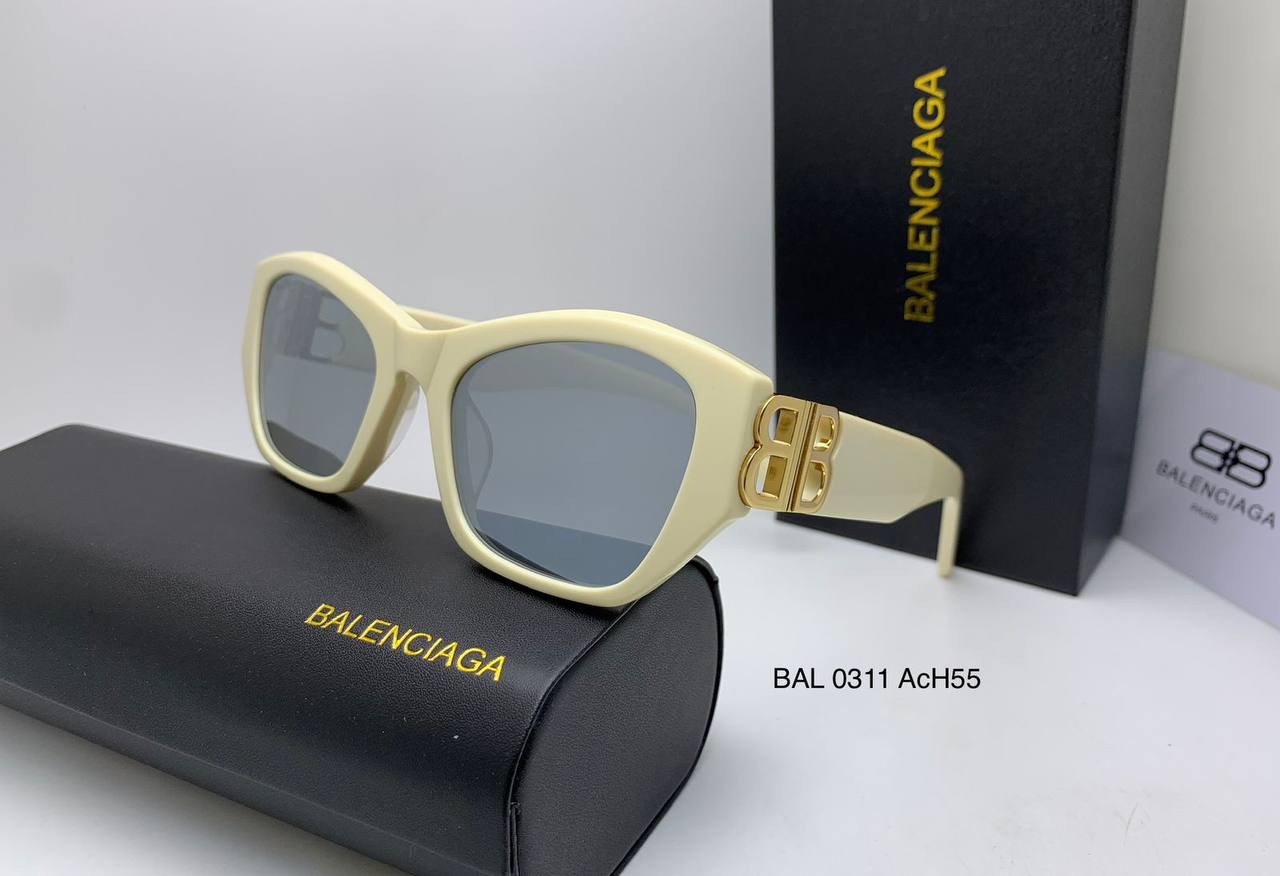 Balenciaga
Super master 
180 dhs🪙🖤

Zain126
♥️♥️♥️