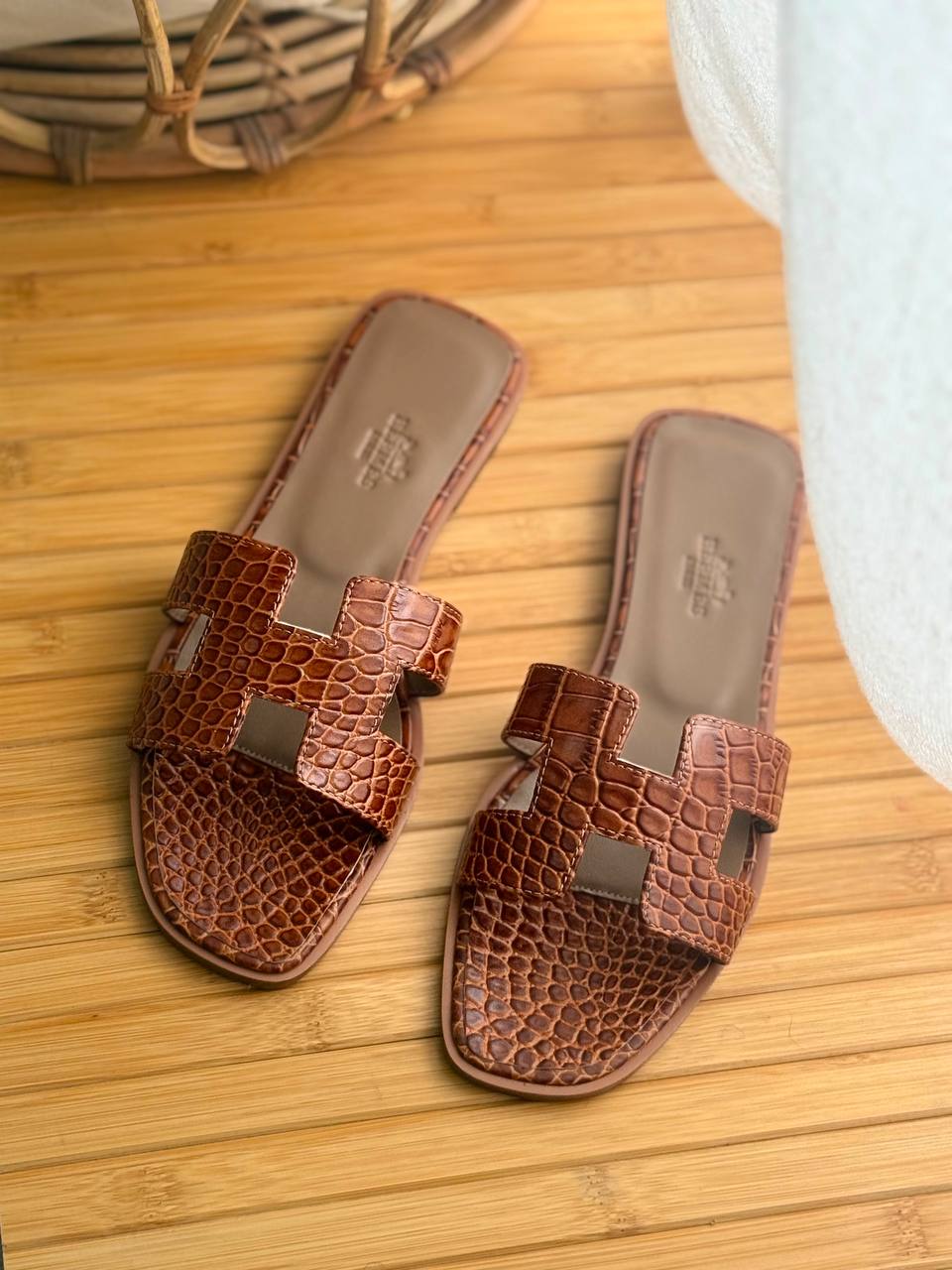 Hermes
Super Master
𝗦𝗶𝘇𝗲 𝟯𝟲 𝘁𝗼𝗼 𝟰𝟭 
450 dhs🇦🇪🇦🇪

Zain303
♥️♥️♥️