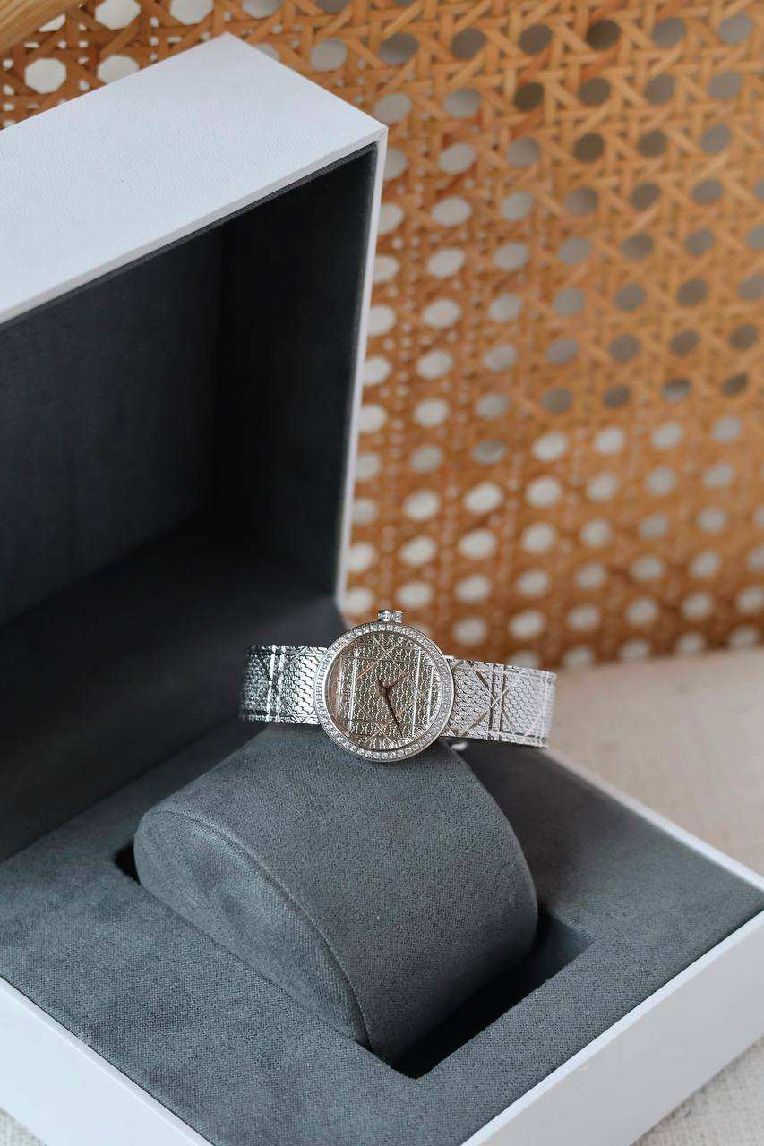 Dior 👒
La D de Dior Satine
25mm
Quartz 🔋
vip ♥️
For Price 👇 WhatsApp✅
0568585901 
0507557372
0552275751 Owner Zain 👌

Zain236
♥️♥️♥️