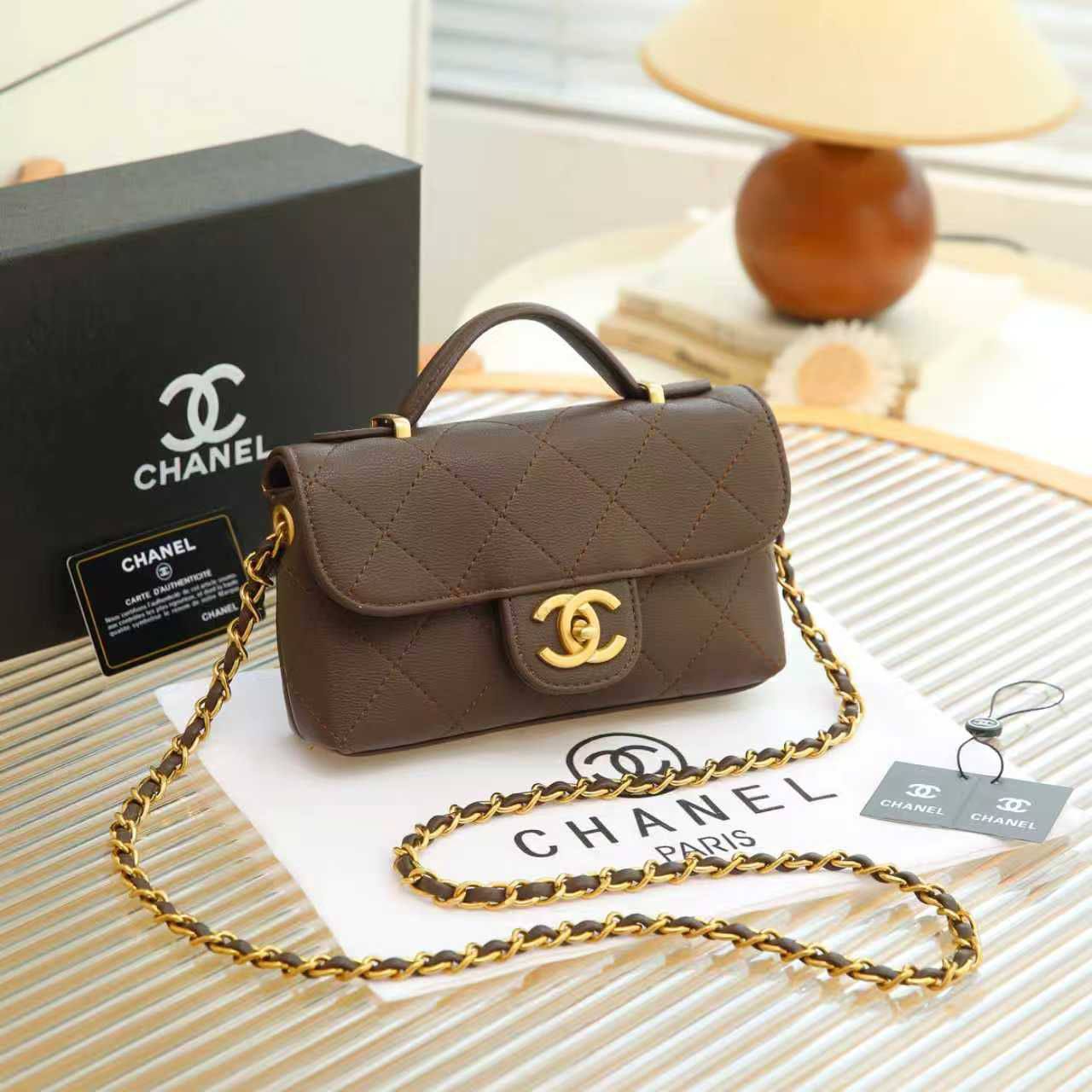 Chanel

95 dhs❣️

with box
🎁🎁🎁

size 20×5×12cm

Zain213
♥️♥️♥️