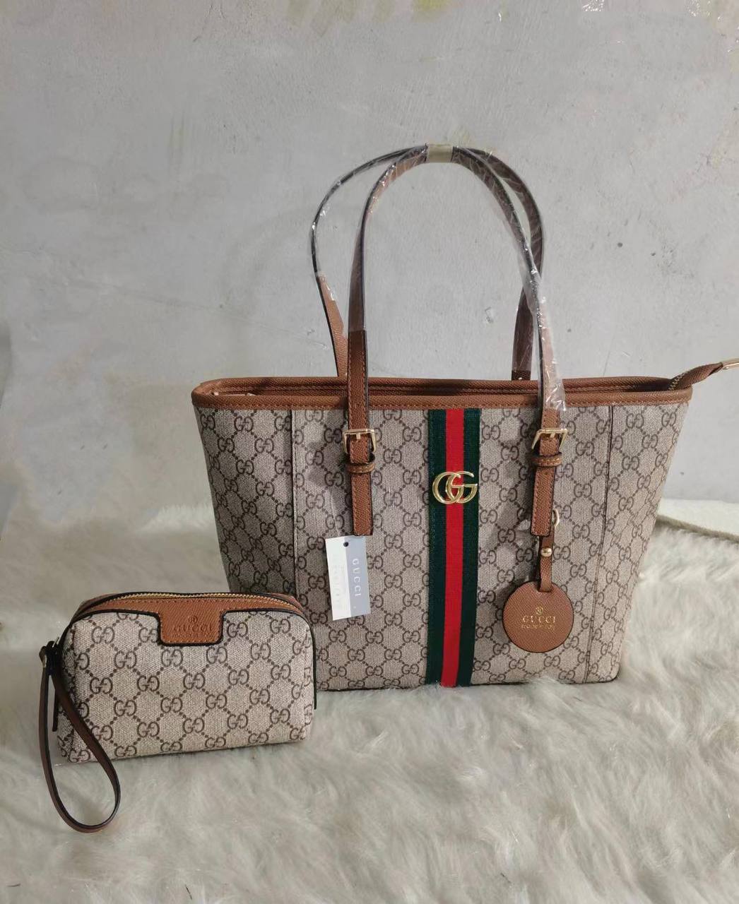 Gucci
2 in 1
70 dhs🇦🇪🇦🇪

Zain50
♥️♥️♥️