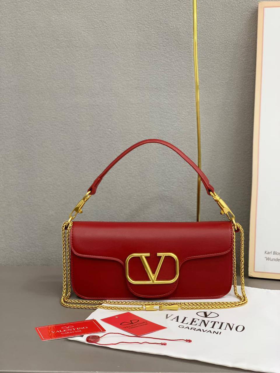Valentino Loco long

1️⃣ First quality +🎁

Size : 27 * 13 cm

110 dhs🇦🇪🇦🇪
with box 🎁

Zain115
♥️♥️♥️
