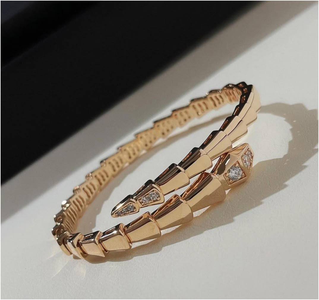 Bvlgari Bangle
Master quality 

*95* AED normal box 📦

Zain48
♥️♥️♥️