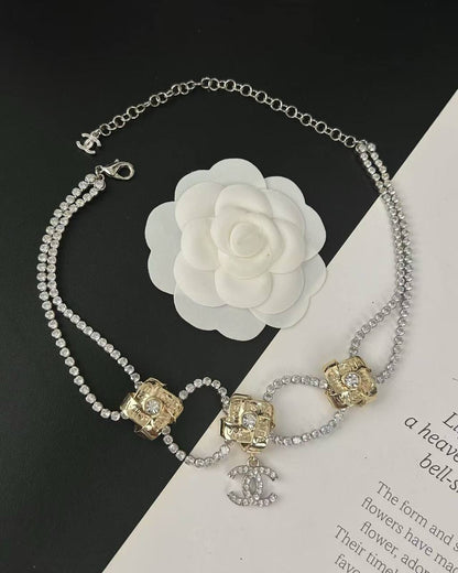 Master NECKLACE
Chanel
120 dhs🪙💕

Zain89
♥️♥️♥️