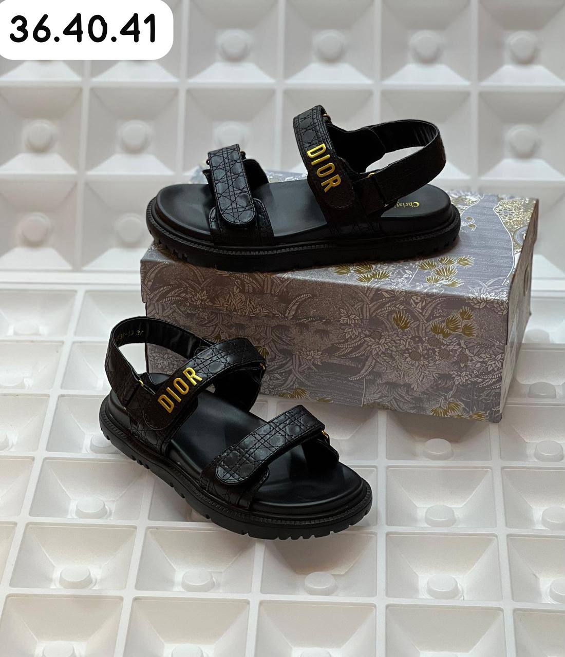 Dior - Chanel - Gucci
110 dhs🇦🇪🇦🇪

Zain80
♥️♥️♥️