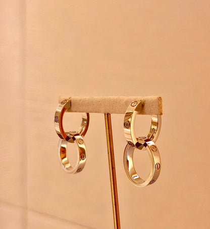 Cartier 
Earring 🦋
Master quality 💯
With normal boxes 🗃️ 
45 dhs🇦🇪🇦🇪

With master box 📦 
85 dhs🇦🇪🇦🇪

Zain21
♥️♥️♥️