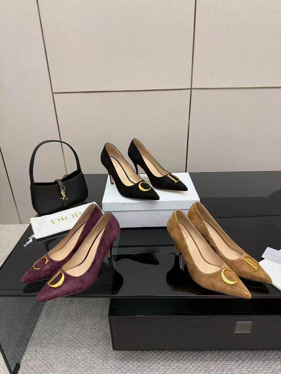 Dior
Size 36-41
105 DHS🪙🌨️

Zain40
♥️♥️♥️
