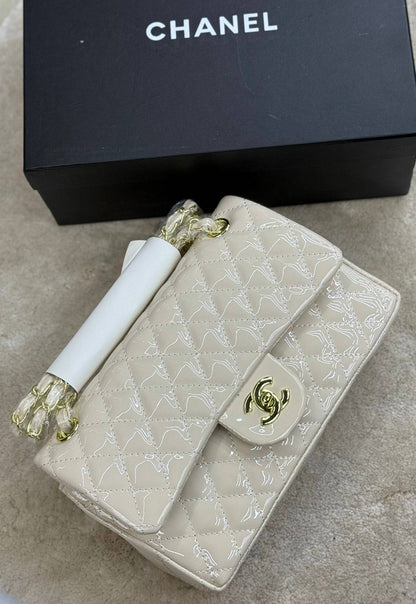 CHANEL CLASSIC GLOSSY 🆕
VERY GOOD QUALITY 💯
110 DHS💓

WITH BOX 📦 
🎁🎁🎁

Zain28
♥️♥️♥️