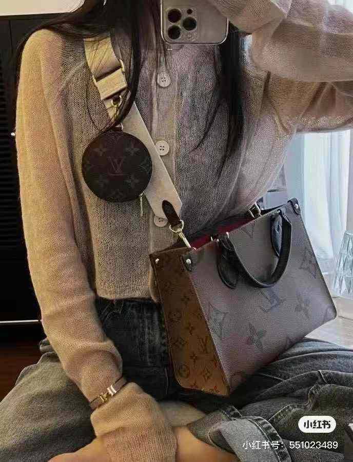 LV
350 dhs🌺
high quality

Zain132
♥️♥️♥️