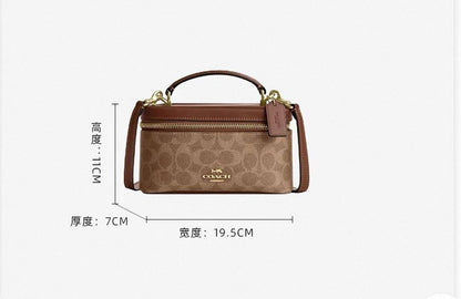 Coach
100 dhs🇦🇪🇦🇪
with box
size 18cm

Zain26
♥️♥️♥️