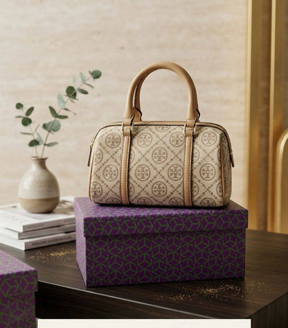 TORY BURCH 
80 dhs✅
with box

Zain90
♥️♥️♥️