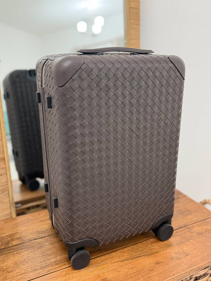BOTTEGA Travel Bags
*NEW COLLECTION*
*PREMIUM QUALITY AAAA*
For Price 👇 WhatsApp✅
0568585901 
0507557372
0552275751 Owner Zain 👌

Zain329
♥️♥️♥️