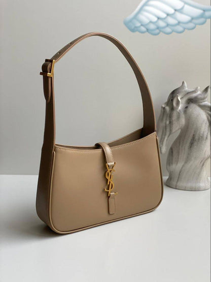YSL
75 dhs✅


With box
🎁🎁🎁

Zain219
♥️♥️♥️