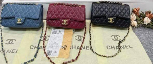Chanel caviar
25cm 

with box
🎁🎁🎁

95 dhs🪙💕

Zain95
♥️♥️♥️