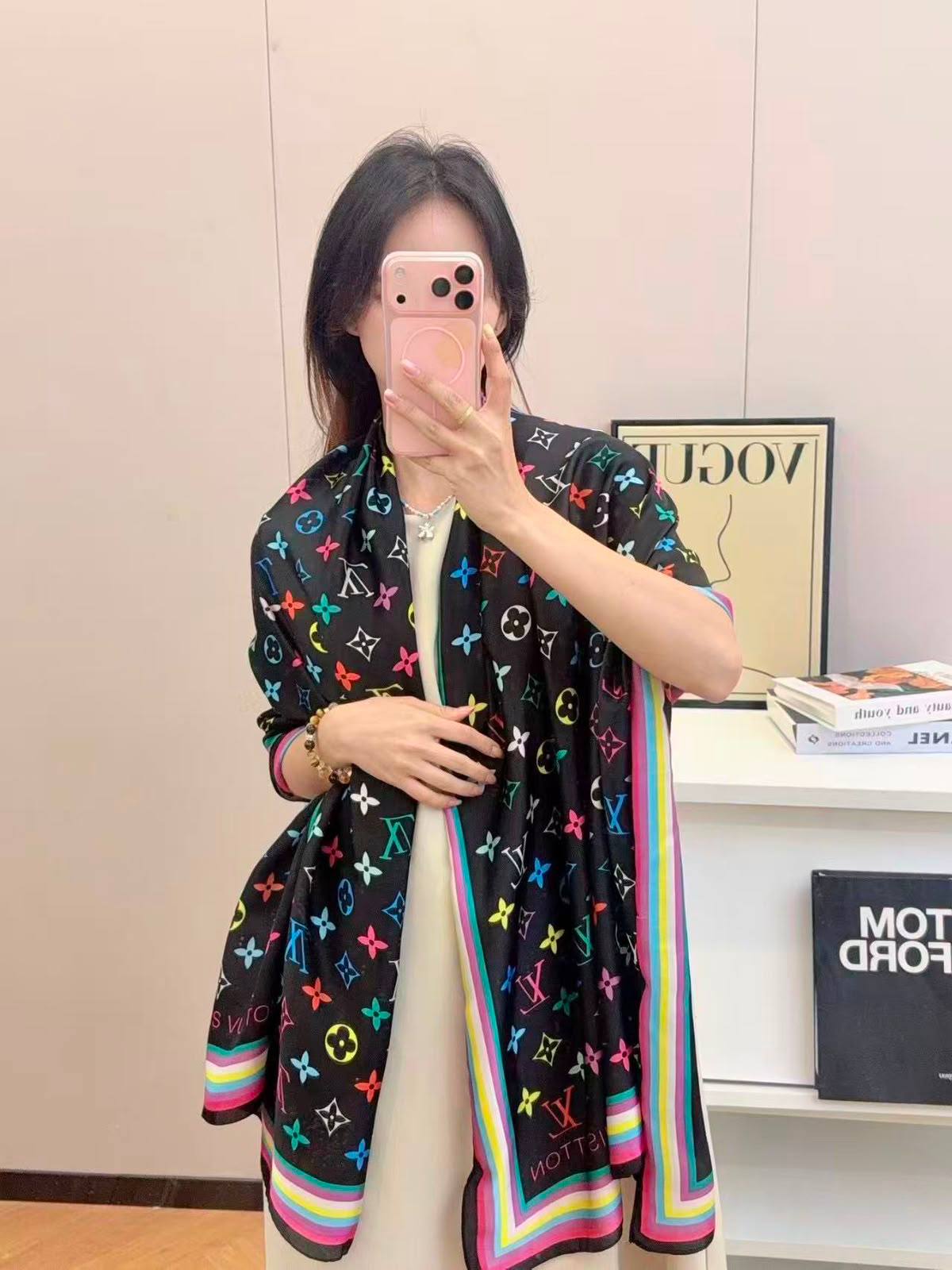 Scarfs 
new came 
high quality 

Size : 180cm*90cm
45 dhs🇦🇪🇦🇪

Zain39
♥️♥️♥️