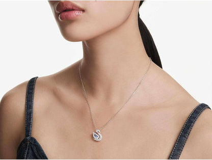SWAROVSKI 
Necklace 😍
Master quality 💯
With normal boxes 🗃️ 
50 dhs✅

With master box 📦 
90 dhs✅

Zain216
♥️♥️♥️