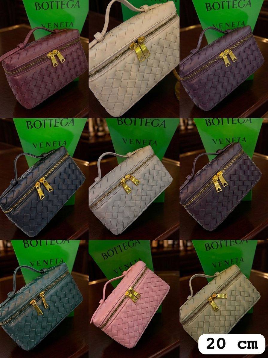 BOTTEGA 

95 dhs✅

with box
🎁🎁🎁

Zain90
♥️♥️♥️