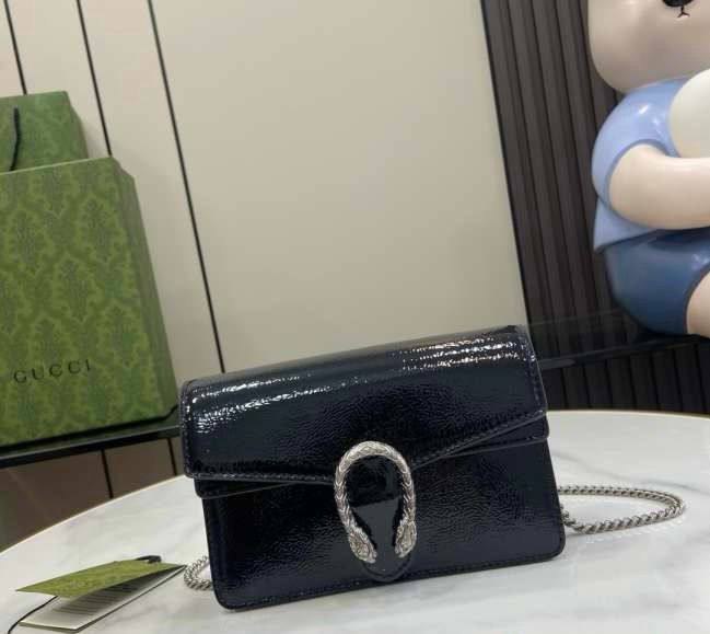 Gucci 
Master
17Cm With Box🎁🎁🎁

230 dhs✅

Zain131
♥️♥️♥️