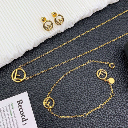 FENDI 
Necklace 🦋
Earring💥
Bracelet 🍁
Master quality 💯
With normal boxes 🗃️ 
115 dhs🇦🇪🇦🇪

With master box 📦 
125 dhs🇦🇪🇦🇪

Zain216
♥️♥️♥️