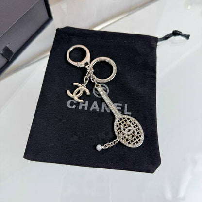 KEYCHAINS
CHANEL & LV 
60 dhs🪙🖤
With MASTER BOX 📦

Zain263
♥️♥️♥️