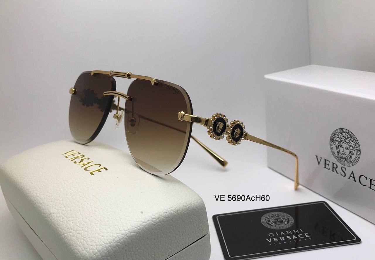 Versace
Ladies super Master quality 
180 dhs✅

Zain126
♥️♥️♥️