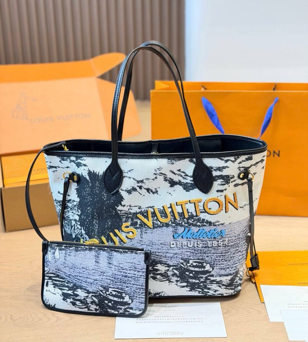 LOUIS VUITTON 

NEVERFULL 

NEW DESIGN 

MASTER QUALITY 

210 DHS🇦🇪🇦🇪🇦🇪
Zain295
♥️♥️♥️