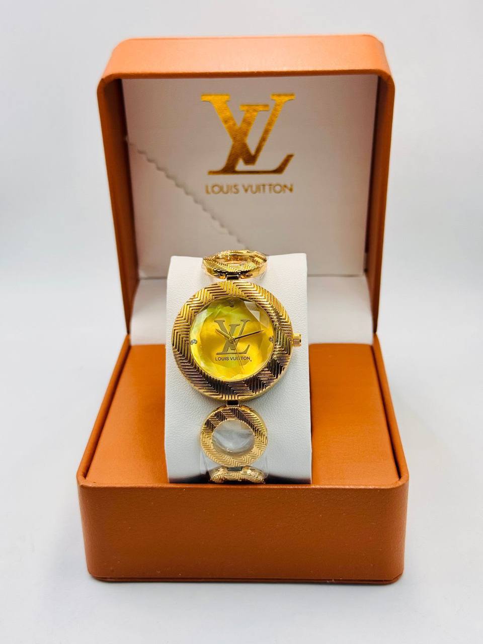 LV ladies 
55 dhs🇦🇪🇦🇪

Zain08
♥️♥️♥️