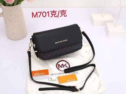 MK
85 dhs🪙💕

high quality 

With box
🎁🎁🎁
Zain26
♥️♥️♥️